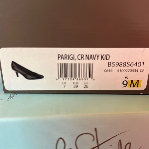 Navy pumps - Picture 5 of 5